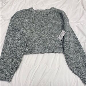 Green and white  Women's crop top Sweater size Medium New with tags from PAC Sun